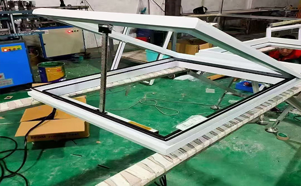 某地下车库出入口叶城排烟窗配置工程