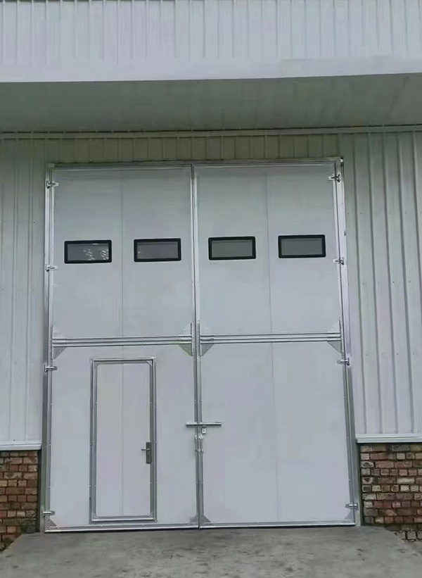 叶城工业门在设备装配车间出入口的实施记录